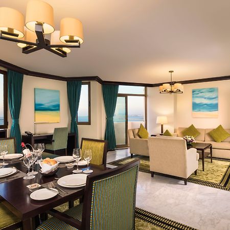 Ja Beach Hotel, Dubai Ngoại thất bức ảnh Suite at the Jumeirah Beach Hotel