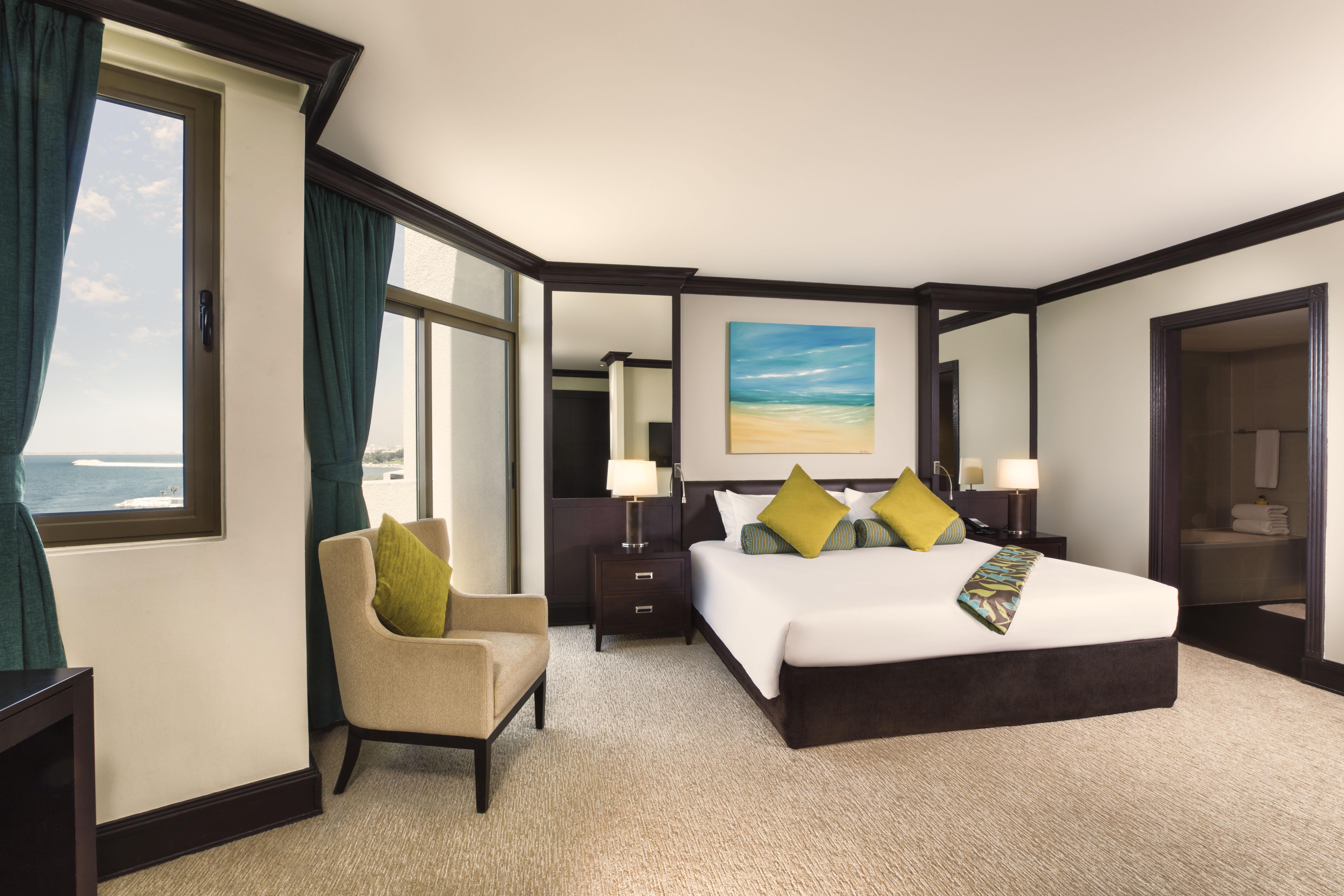 Ja Beach Hotel, Dubai Ngoại thất bức ảnh A bedroom at the Atlantis Paradise Island