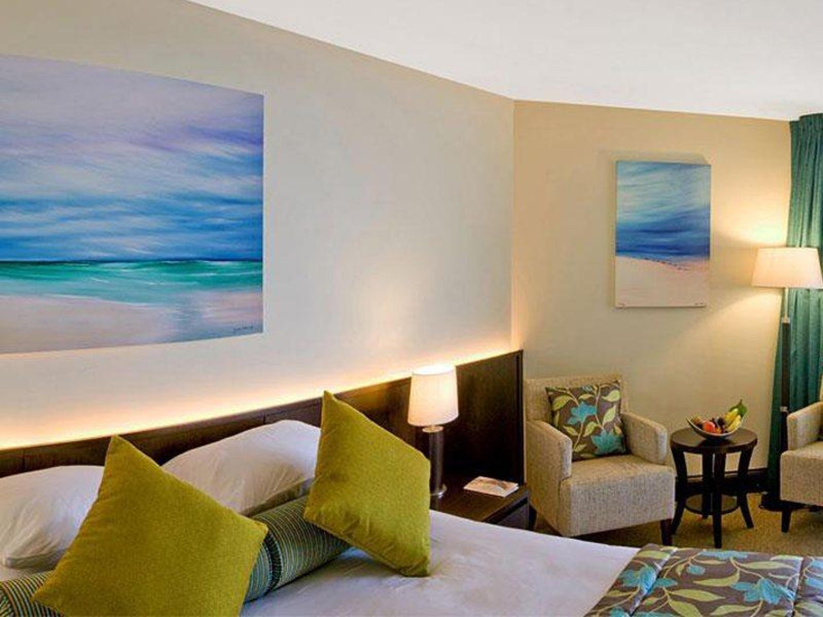 Ja Beach Hotel, Dubai Ngoại thất bức ảnh A room at the hotel