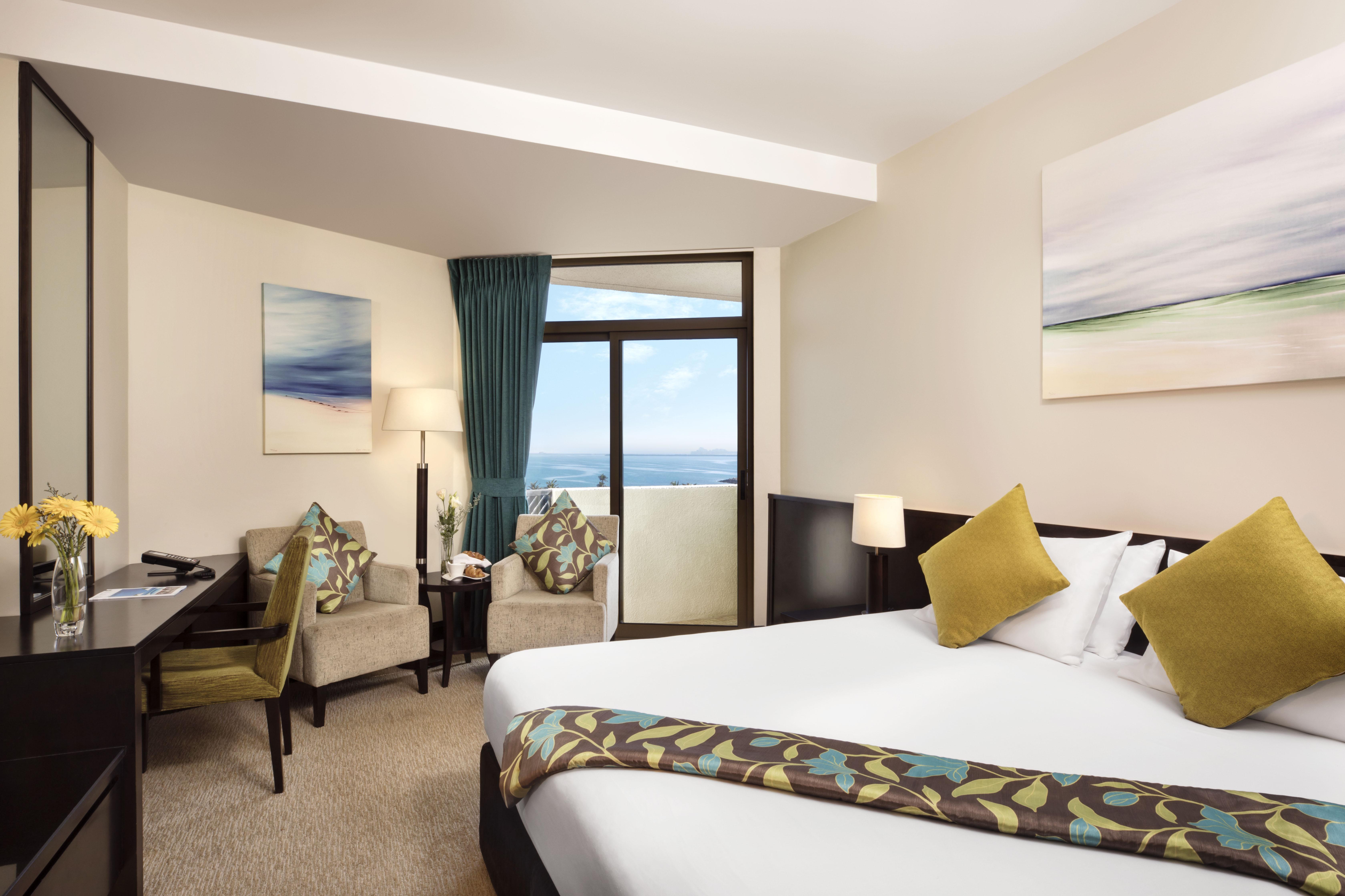 Ja Beach Hotel, Dubai Ngoại thất bức ảnh A room at the Hilton Seychelles