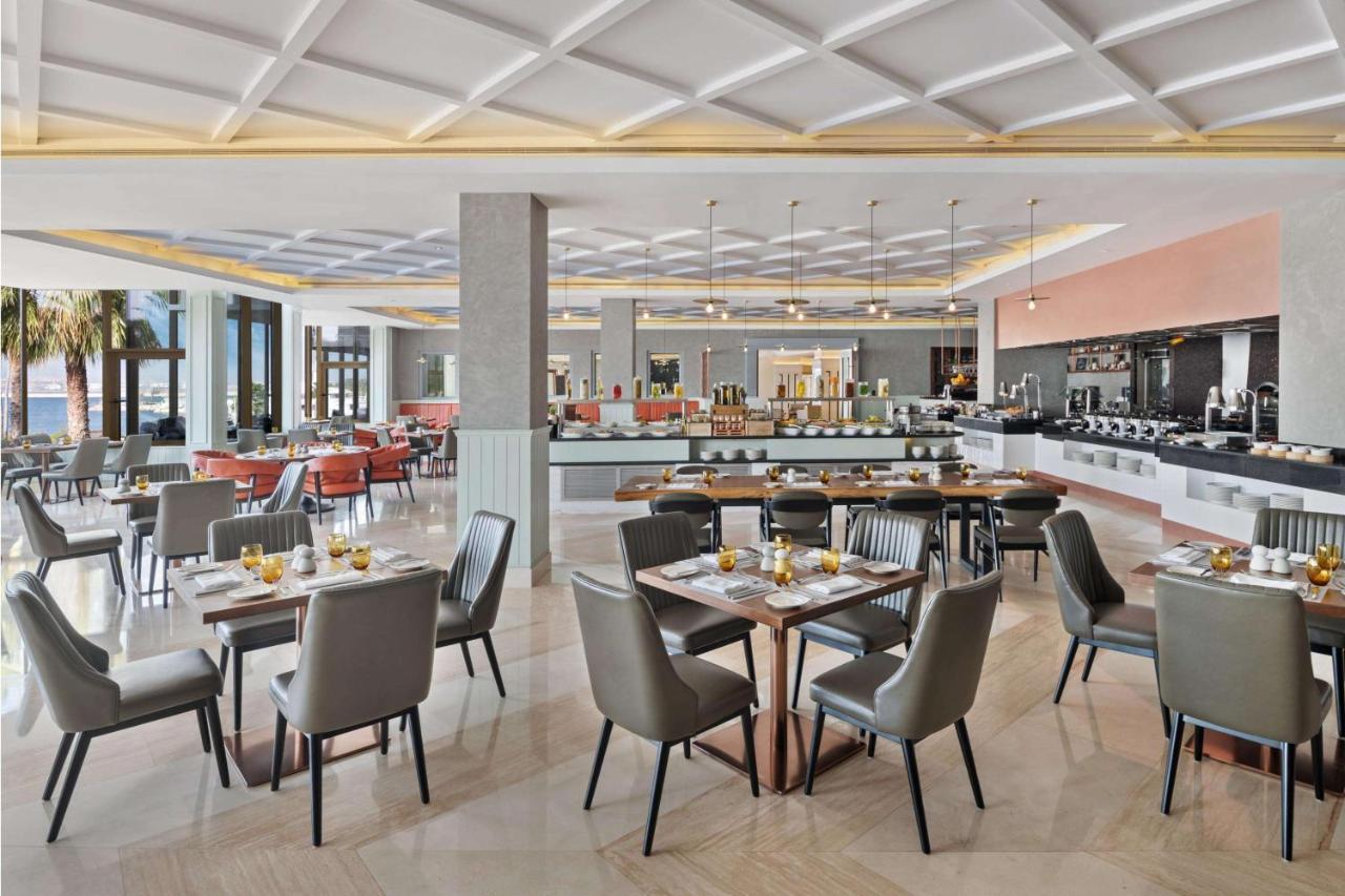 Ja Beach Hotel, Dubai Ngoại thất bức ảnh The restaurant