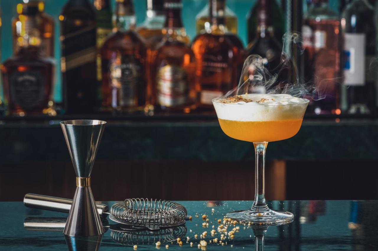 Ja Beach Hotel, Dubai Ngoại thất bức ảnh A Clover Club cocktail