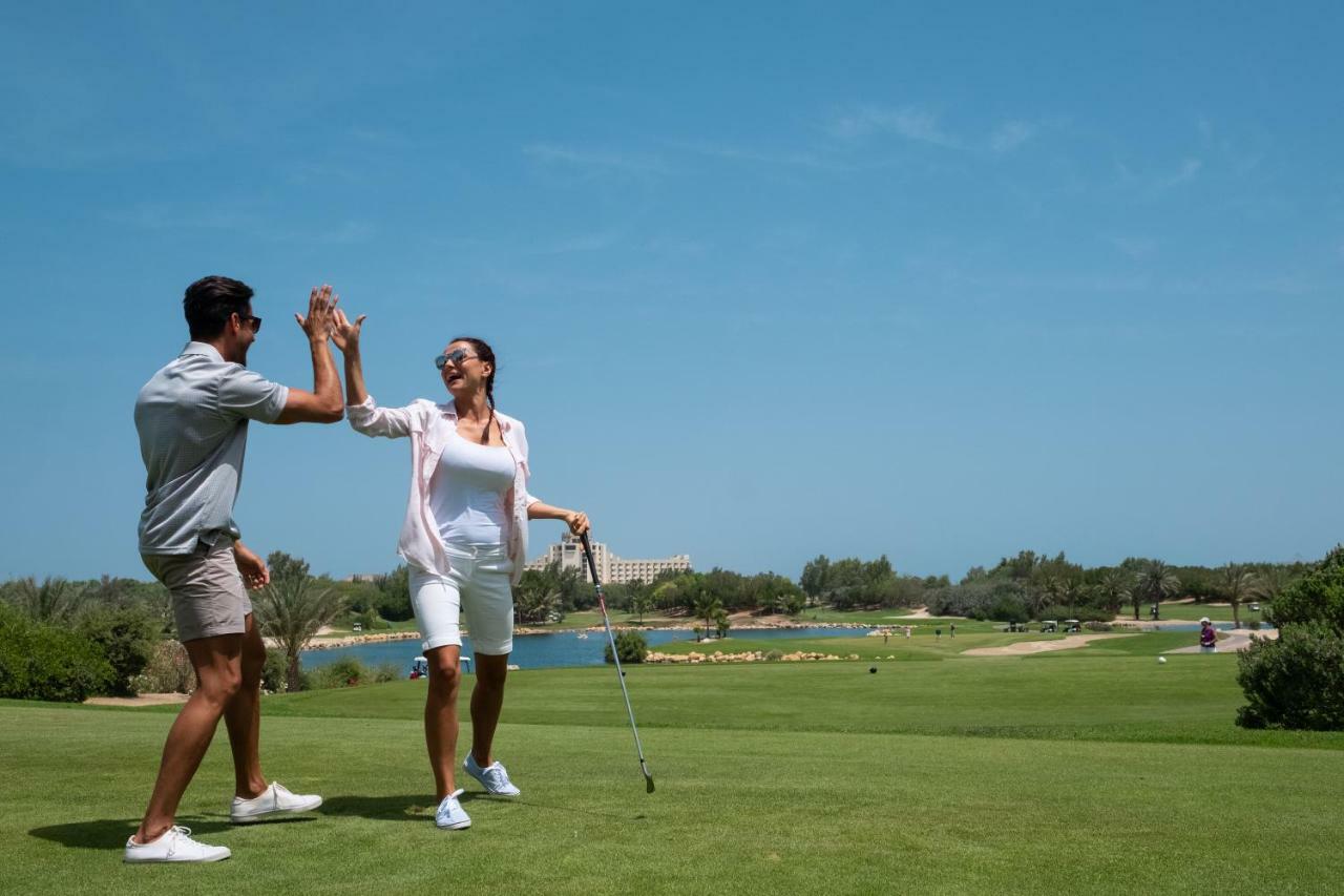 Ja Beach Hotel, Dubai Ngoại thất bức ảnh Golf course at the resort